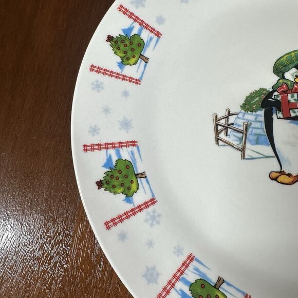Mulberry Home Essentials 2007 Penguin Holiday Christmas Dinner Plate 10.75" - Picture 3 of 6